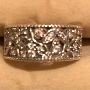 Pandora Shimmering Leaves Ring Size 9